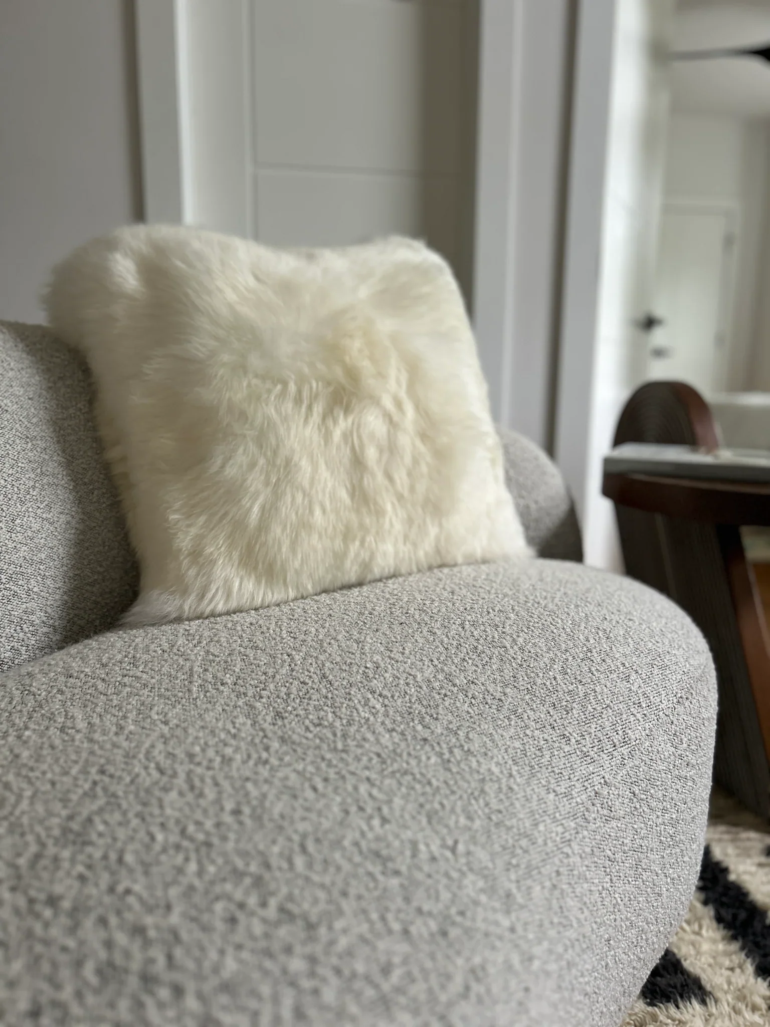 20" x 20" Double Sided Ivory Sheepskin Pillowcase - Image 4