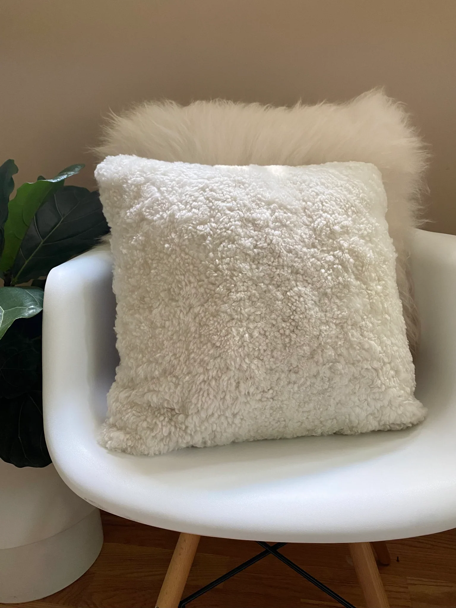 20” x 20” Ivory Shearling Sheepskin Pillowcase - Image 3