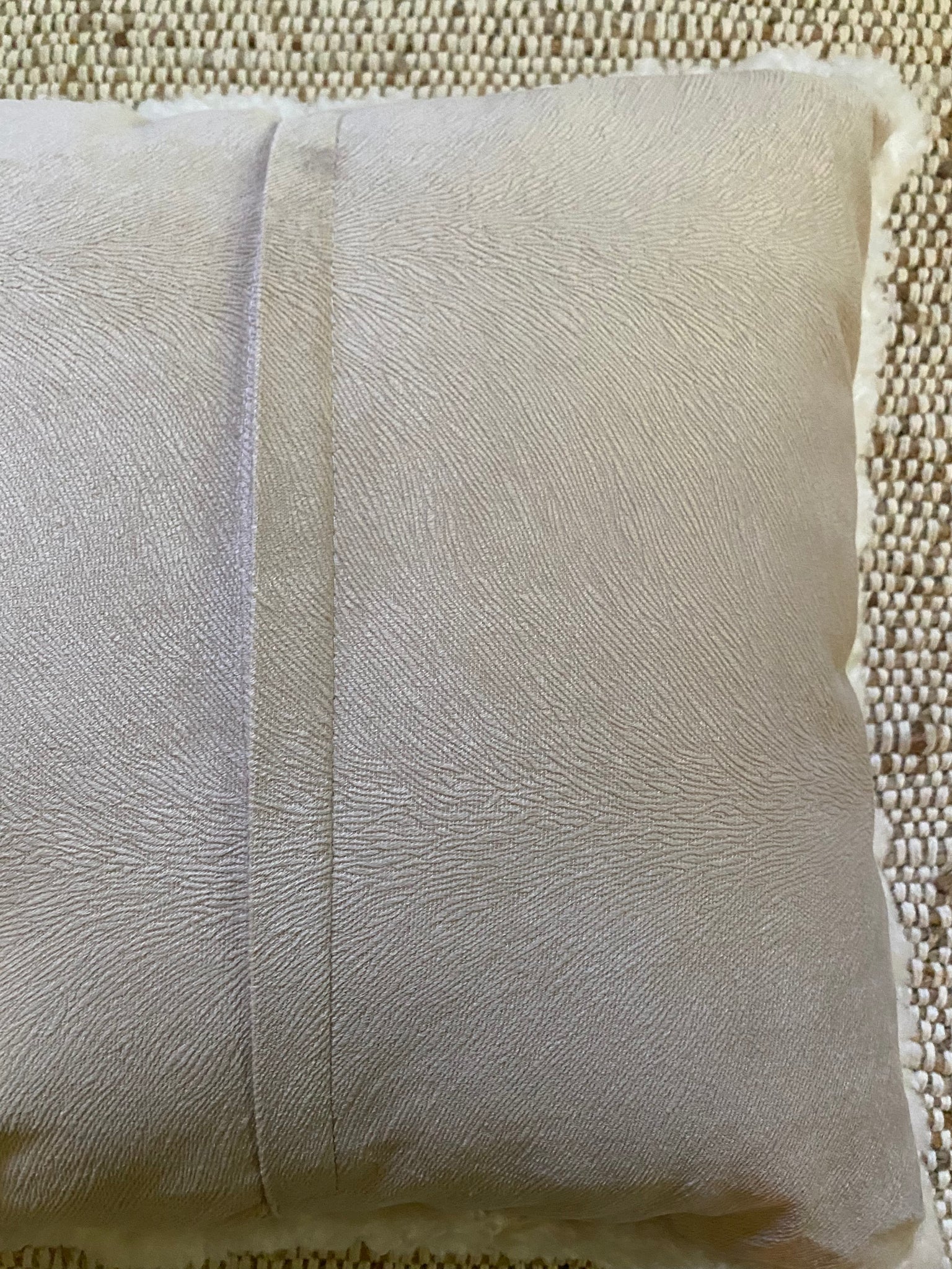 20” x 20” Ivory Shearling Sheepskin Pillowcase - Image 9