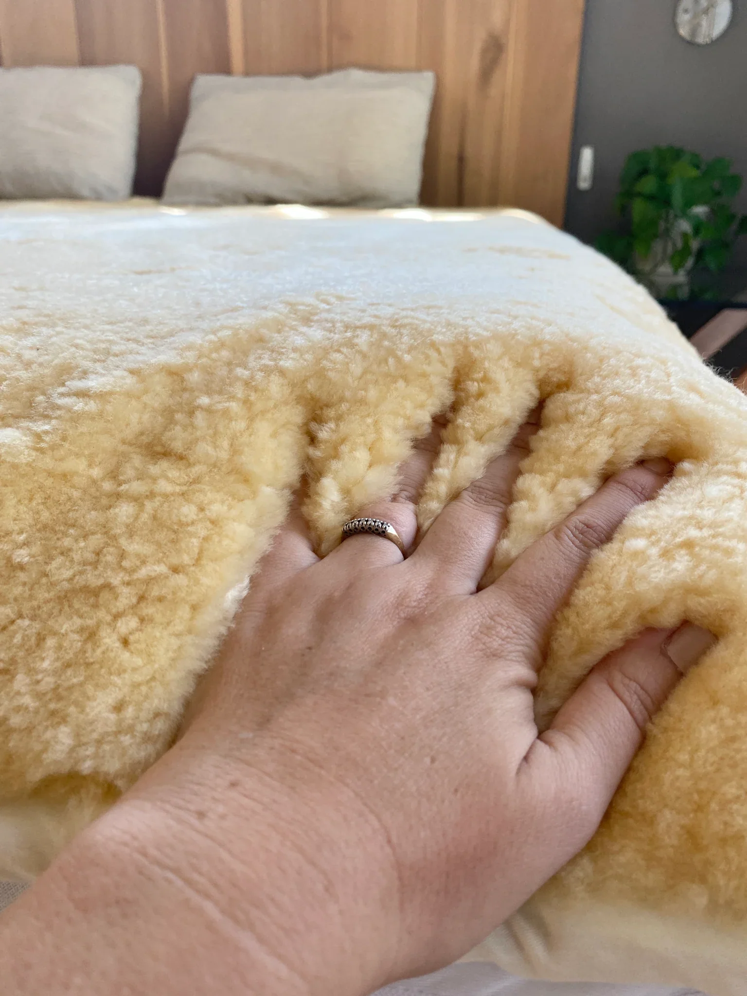 Medical Grade Sheepskin Mattress Cover - Image 5