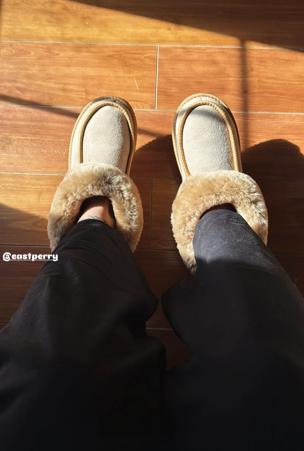 The Classic Slipper: 100% sheepskin in Tan - Image 6