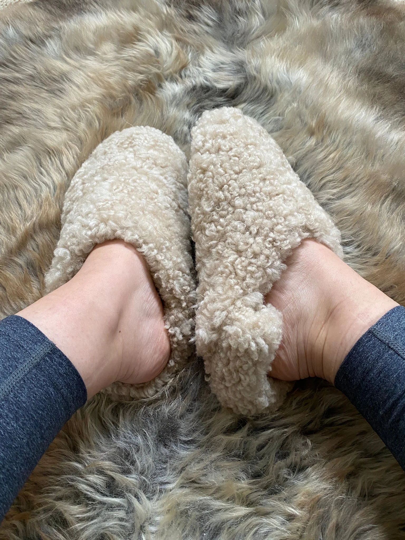 THE EVERYDAY SLIP-ON: TAN SHEARLING SHEEPSKIN - Image 4